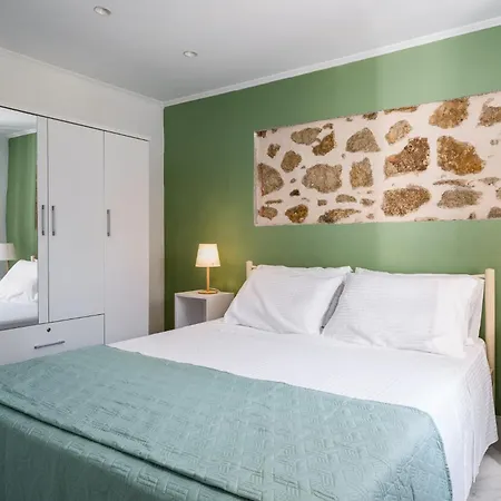 Alexandra's Stone House With Private Tub By Konnect Nyaraló *