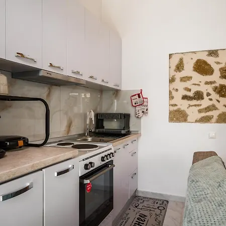 Alexandra's Stone House With Private Tub By Konnect * Άγιος Ιωάννης Περιστερών